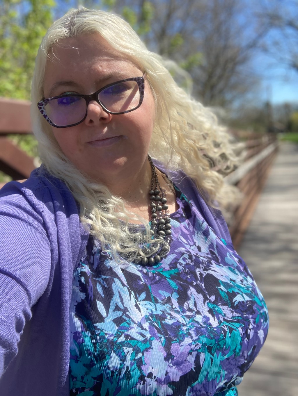 IT HAS POCKETS!!! And, to all the mamas, and the ladies